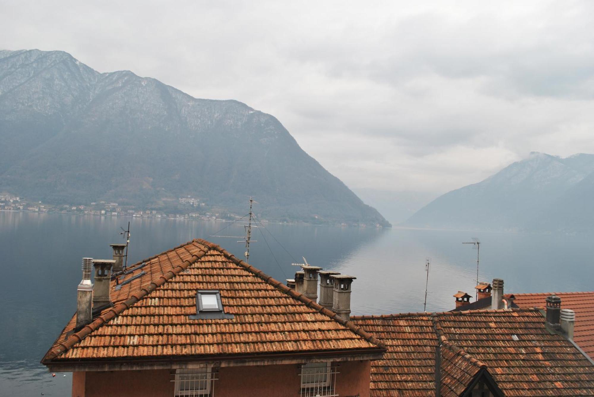 The Romantic Village House - Apartments With Lake View Colonno Exterior photo